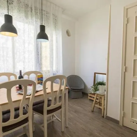 Vintage Top Roof Apartment Lisboa