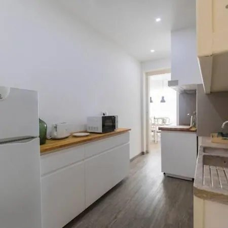 Vintage Top Roof Apartment * Lisbon