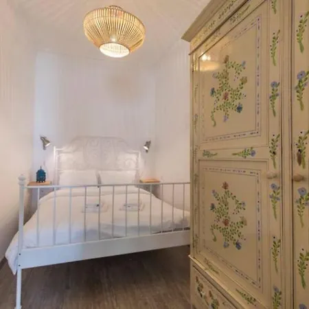 Vintage Top Roof Apartment Lisbon