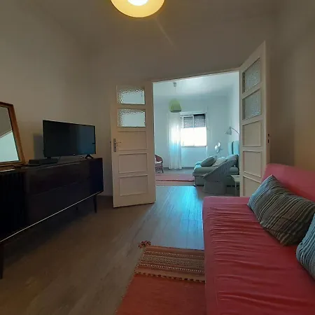 Vintage Top Roof Apartment Apartment *